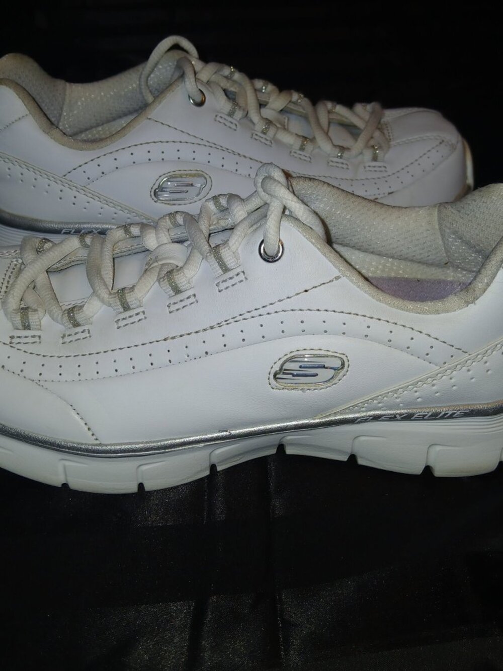 Skechers Elite Flex Slip On Walking Sneakers Womens 7 White Silver Memory Foam
